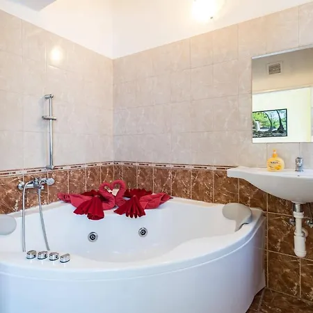 Exclusive Whirlpool *