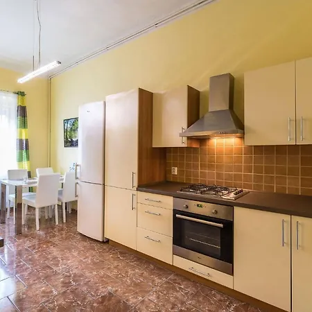 Exclusive Whirlpool * Praga